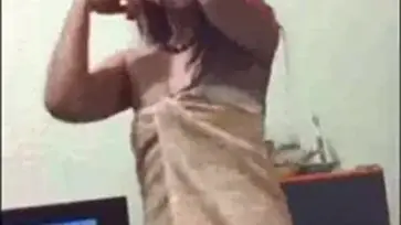Dokumentasi Gadis Cantik Live Bersantai Kasur poster
