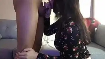 Tante Cantik Pasrah Goyang Kasur Bareng Brondong poster